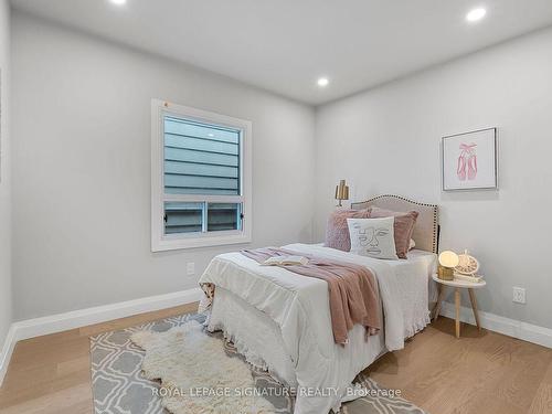 211 Gilbert Ave, Toronto, ON - Indoor Photo Showing Bedroom