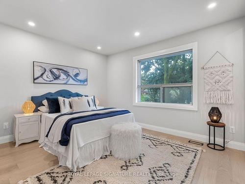 211 Gilbert Ave, Toronto, ON - Indoor Photo Showing Bedroom