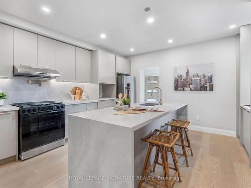 211 Gilbert Ave, Toronto, ON - Indoor Photo Showing Kitchen With Upgraded Kitchen