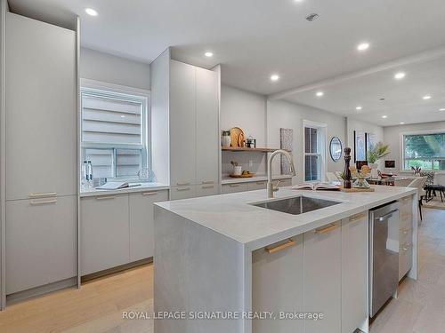 211 Gilbert Ave, Toronto, ON - Indoor Photo Showing Kitchen With Upgraded Kitchen