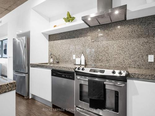 809-75 Portland St, Toronto, ON - Indoor Photo Showing Kitchen