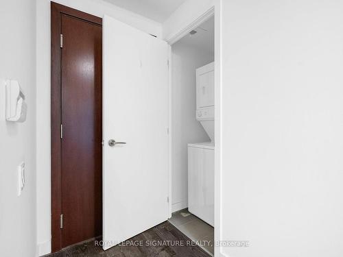 809-75 Portland St, Toronto, ON - Indoor Photo Showing Laundry Room