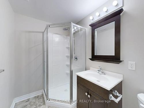 63 Hamilton Hall Dr, Markham, ON - Indoor Photo Showing Bathroom