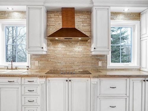 Cuisine - 200 Rue Bruno, Saint-Jean-De-Matha, QC - Indoor Photo Showing Kitchen With Double Sink