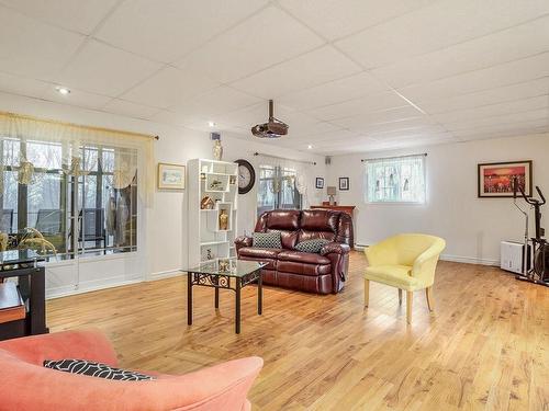 Salle familiale - 200 Rue Bruno, Saint-Jean-De-Matha, QC - Indoor