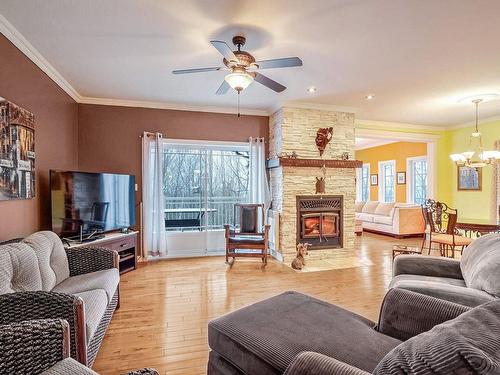 Salon - 200 Rue Bruno, Saint-Jean-De-Matha, QC - Indoor Photo Showing Living Room With Fireplace