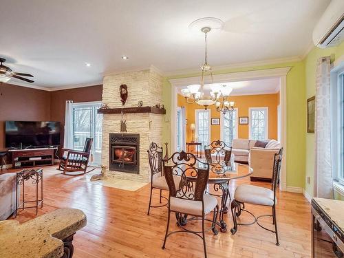 Salle Ã  manger - 200 Rue Bruno, Saint-Jean-De-Matha, QC - Indoor Photo Showing Other Room With Fireplace