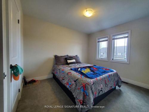 47 Lorne Thomas Pl, New Tecumseth, ON - Indoor Photo Showing Bedroom