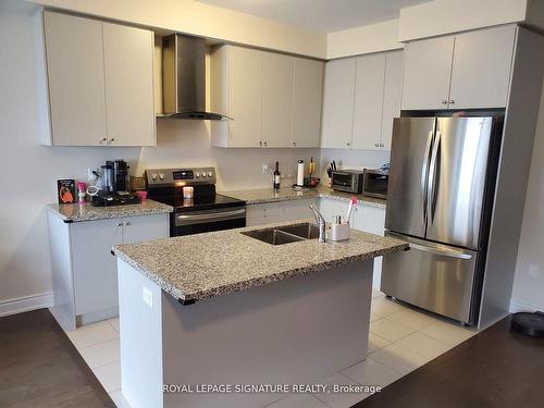 47 Lorne Thomas Pl, New Tecumseth, ON - Indoor Photo Showing Kitchen With Stainless Steel Kitchen With Double Sink With Upgraded Kitchen