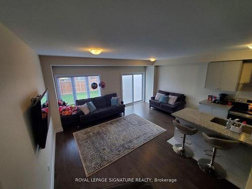 47 Lorne Thomas Pl, New Tecumseth, ON - Indoor Photo Showing Other Room