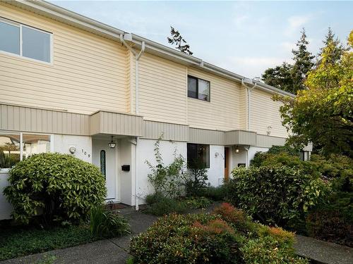 109-1709 Mckenzie Ave, Saanich, BC 