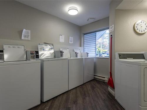 400-200 Back Rd, Courtenay, BC - Indoor Photo Showing Laundry Room