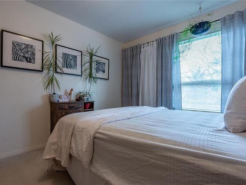 400-200 Back Rd, Courtenay, BC - Indoor Photo Showing Bedroom