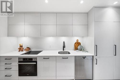 11 Ottawa Street, Toronto, ON - Indoor Photo Showing Kitchen With Upgraded Kitchen