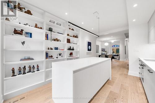 11 Ottawa Street, Toronto, ON - Indoor Photo Showing Kitchen With Upgraded Kitchen