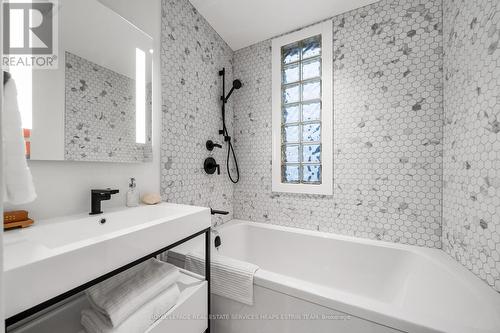 11 Ottawa Street, Toronto, ON - Indoor Photo Showing Bathroom