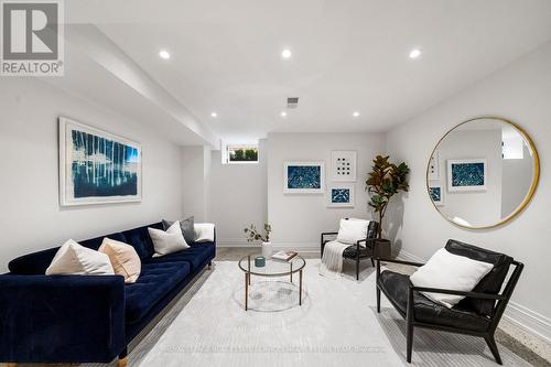 11 Ottawa Street, Toronto, ON - Indoor Photo Showing Living Room