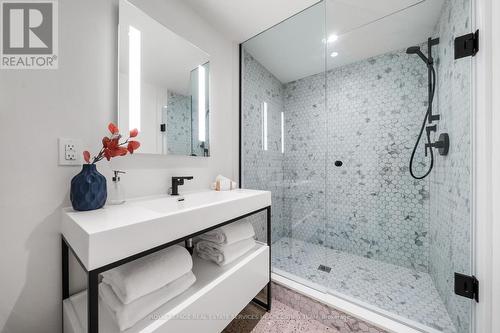 11 Ottawa Street, Toronto, ON - Indoor Photo Showing Bathroom