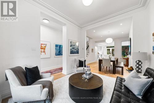 11 Ottawa Street, Toronto, ON - Indoor Photo Showing Living Room