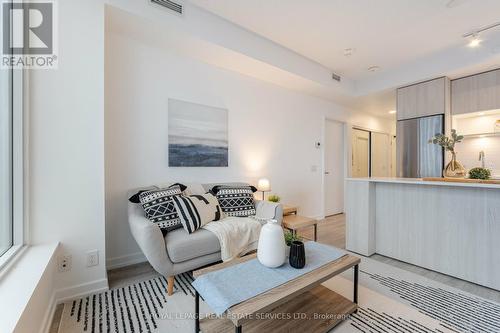 2304 - 20 Tubman Avenue, Toronto, ON - Indoor Photo Showing Living Room