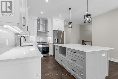 732 Clarence Street, Port Colborne (Sugarloaf), ON - Indoor Photo Showing Kitchen With Upgraded Kitchen