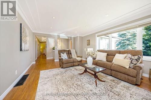 14360 Sixth Line, Halton Hills, ON - Indoor Photo Showing Living Room