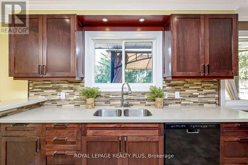 14360 Sixth Line, Halton Hills, ON - Indoor Photo Showing Kitchen With Double Sink