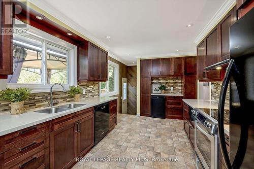 14360 Sixth Line, Halton Hills, ON - Indoor Photo Showing Kitchen With Double Sink