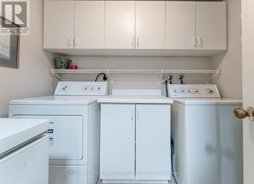 301 - 2190 Lakeshore Road, Burlington, ON - Indoor Photo Showing Laundry Room