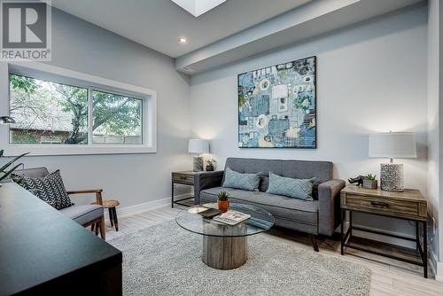 1 - 125 Perth Avenue, Toronto, ON - Indoor Photo Showing Living Room