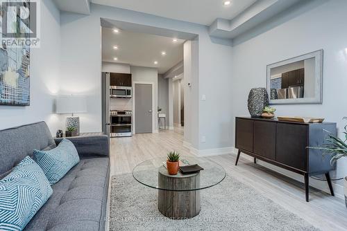 1 - 125 Perth Avenue, Toronto, ON - Indoor Photo Showing Living Room