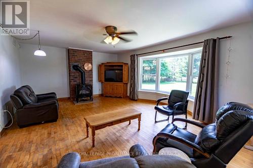 1288 5Th Line, Frontenac Islands (The Islands), ON - Indoor Photo Showing Living Room