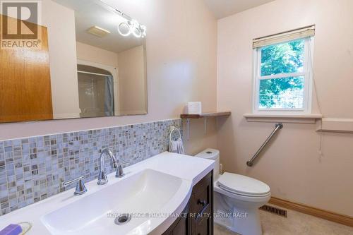 1288 5Th Line, Frontenac Islands (The Islands), ON - Indoor Photo Showing Bathroom