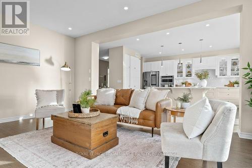 1245 Wheathill Street, Kingston (East Gardiners Rd), ON - Indoor Photo Showing Living Room