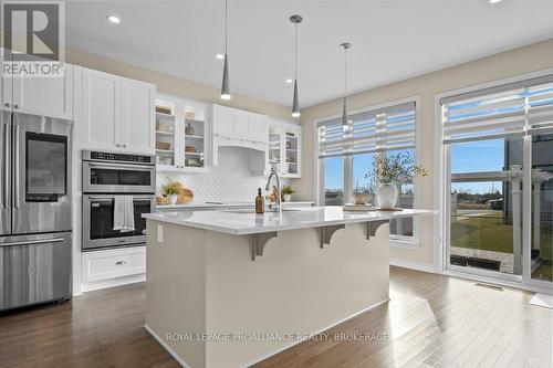 1245 Wheathill Street, Kingston (East Gardiners Rd), ON - Indoor Photo Showing Kitchen With Upgraded Kitchen