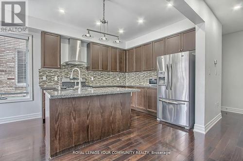 1407 Butler Street, Innisfil, ON - Indoor Photo Showing Kitchen With Upgraded Kitchen