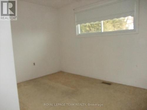 737 Eighth Street, Renfrew (540 - Renfrew), ON - Indoor Photo Showing Other Room