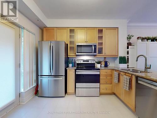 Th2 - 60 Byng Avenue, Toronto, ON - Indoor Photo Showing Kitchen With Double Sink