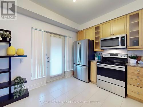 Th2 - 60 Byng Avenue, Toronto, ON - Indoor Photo Showing Kitchen