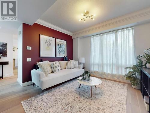 Th2 - 60 Byng Avenue, Toronto, ON - Indoor Photo Showing Living Room