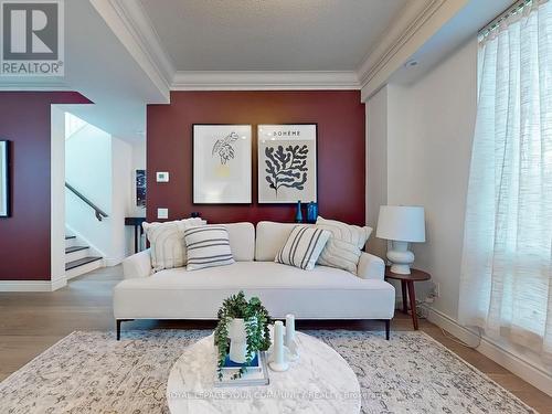 Th2 - 60 Byng Avenue, Toronto, ON - Indoor Photo Showing Living Room