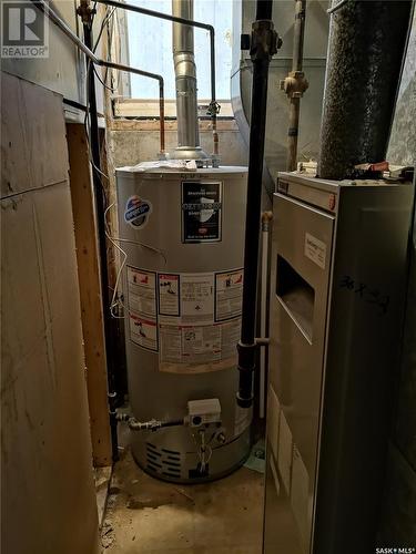 216 6Th Avenue Sw, Eston, SK - Indoor Photo Showing Basement