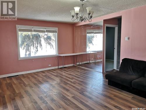 216 6Th Avenue Sw, Eston, SK - Indoor Photo Showing Other Room