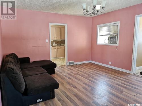 216 6Th Avenue Sw, Eston, SK - Indoor