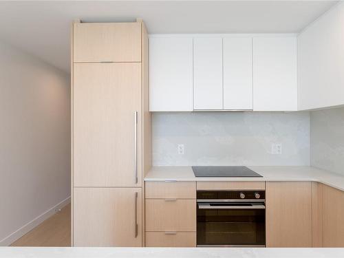 510-1100 Yates St, Victoria, BC - Indoor Photo Showing Kitchen