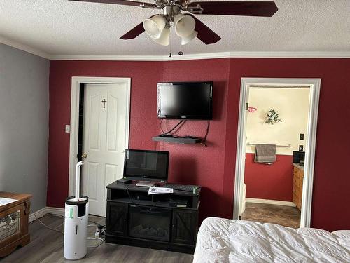 89 Earl Road, Kakabeka Falls, ON - Indoor Photo Showing Bedroom