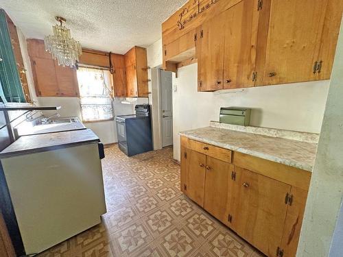 1011 Lincoln Street, Thunder Bay, ON - Indoor Photo Showing Kitchen