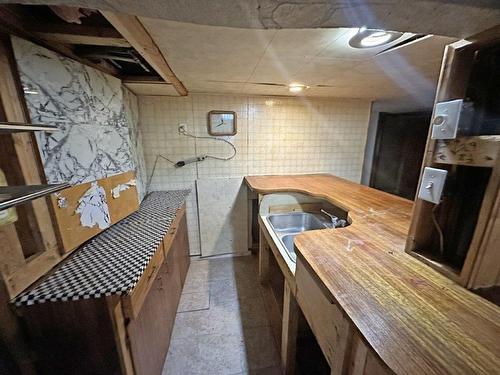 1011 Lincoln Street, Thunder Bay, ON - Indoor Photo Showing Kitchen