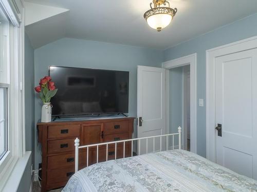 425 Mckellar Street, Thunder Bay, ON - Indoor Photo Showing Bedroom