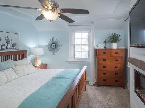 425 Mckellar Street, Thunder Bay, ON - Indoor Photo Showing Bedroom